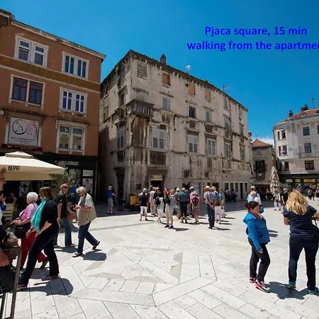 Sunny With Free Private Parking Split