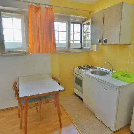 Apartamento Sunny With Free Private Parking